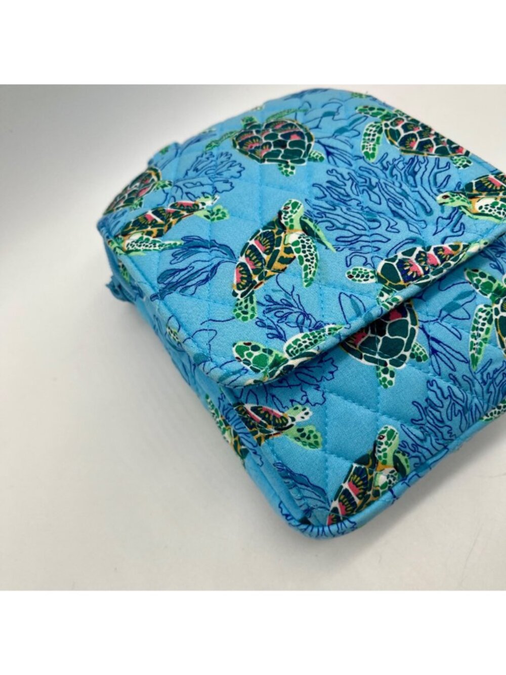 Vera Bradley Blue Sea Turtle & Coral Quilted Cotton Organizer - Picture 7 of 10